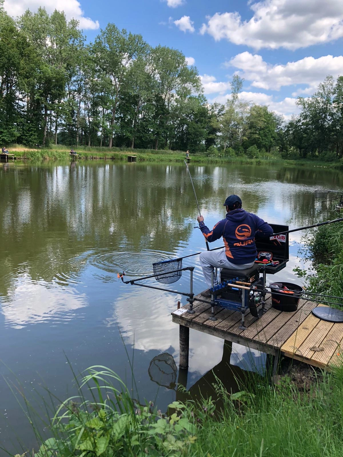 Voorpagina 16 Voorpagina -Vaste hengels Verkoop 20